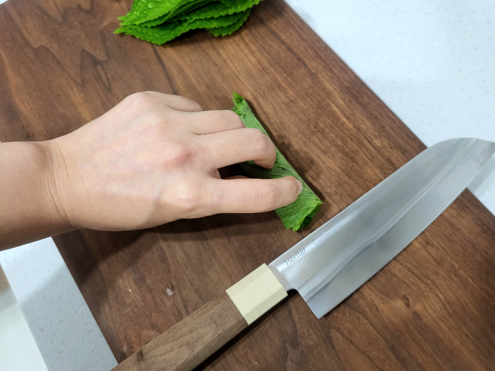 깻잎 말아 썰기