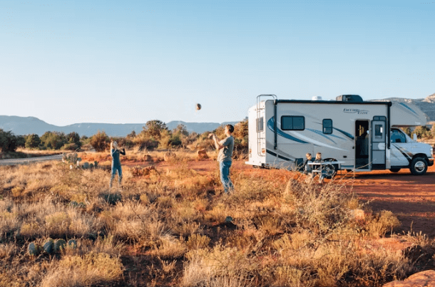 캠핑카 여행 필수 준비물: 완벽 리스트 &꿀팁!