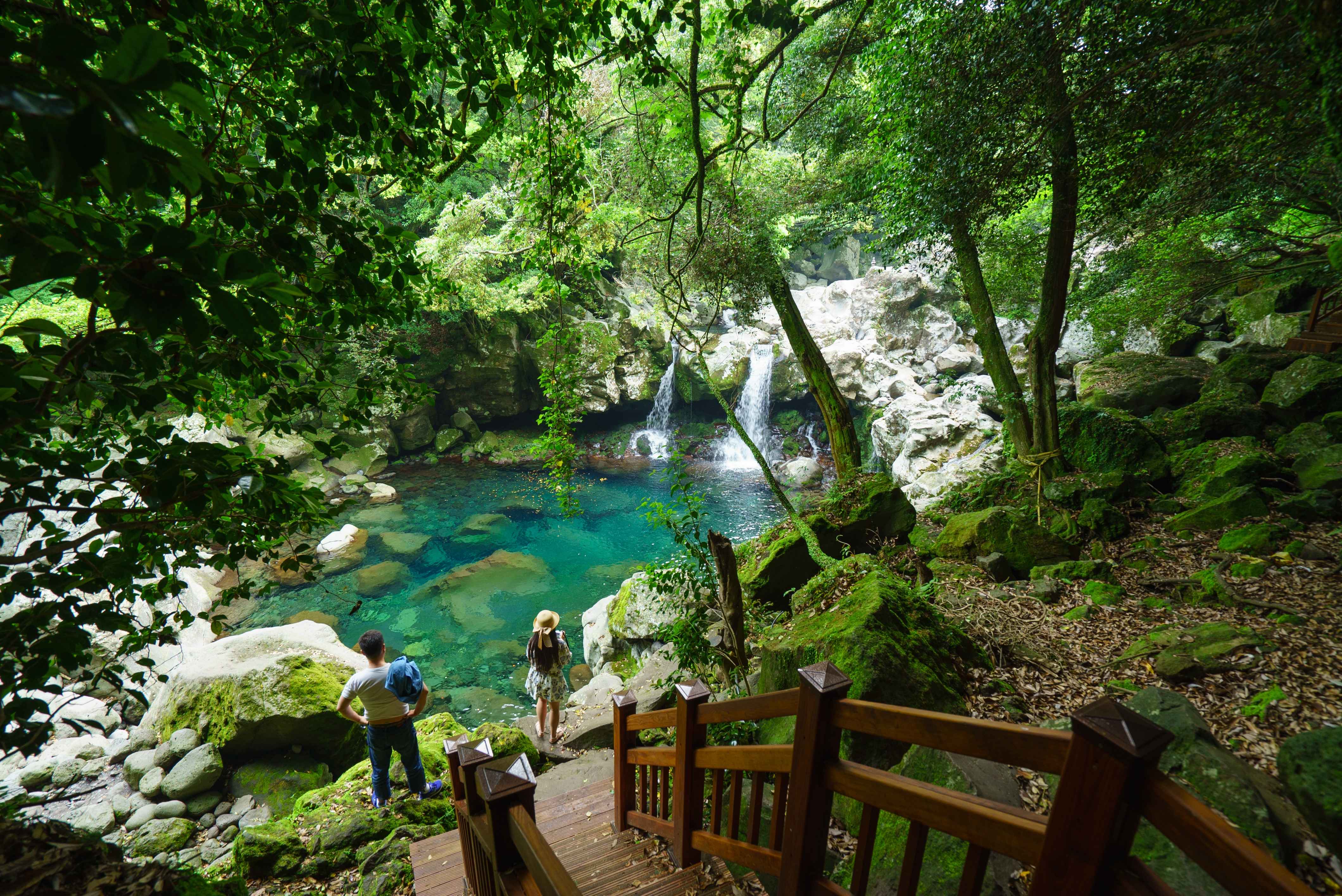 제주 돈내코 원앙폭포 사진