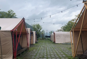 투명 돔 캠핑장