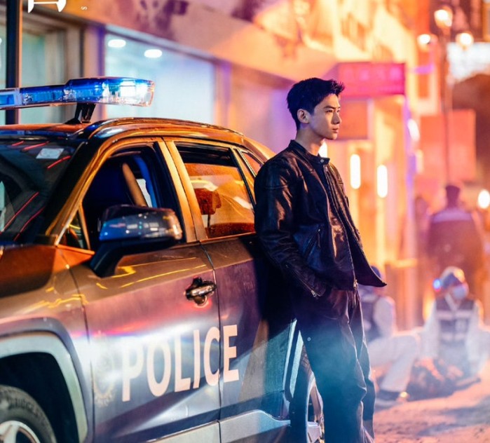 끝없이 반복되는 운명의 미스터리(Mobius) / 중국