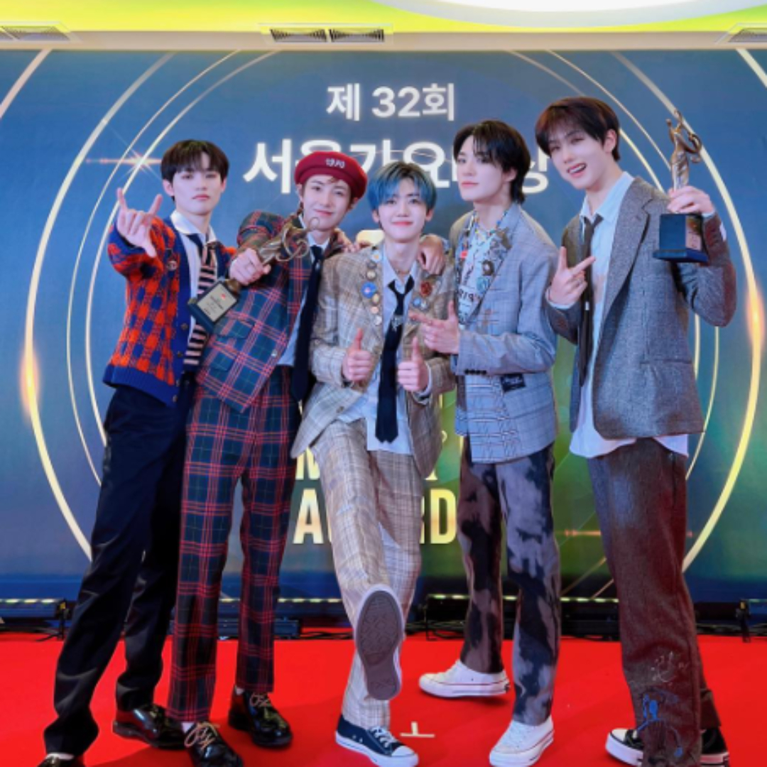 NCTDREAM-서울가요대상-트로피-들고