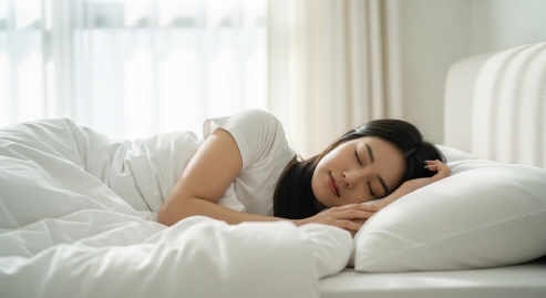 규칙적인 수면으로 건강을 지키는 모습