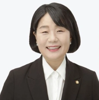 윤미향 국회의원 사진입니다