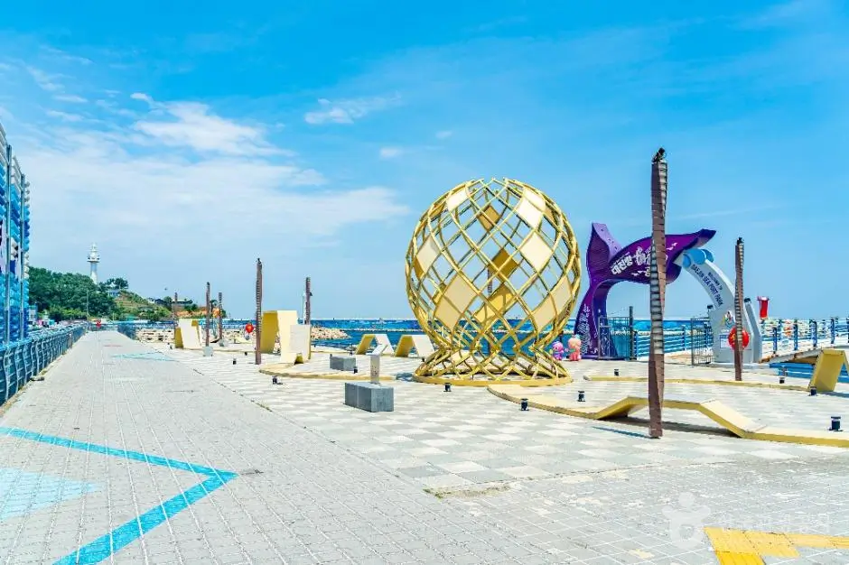 8f37907a-3eb5-459c-a991-cc5614cab8cd