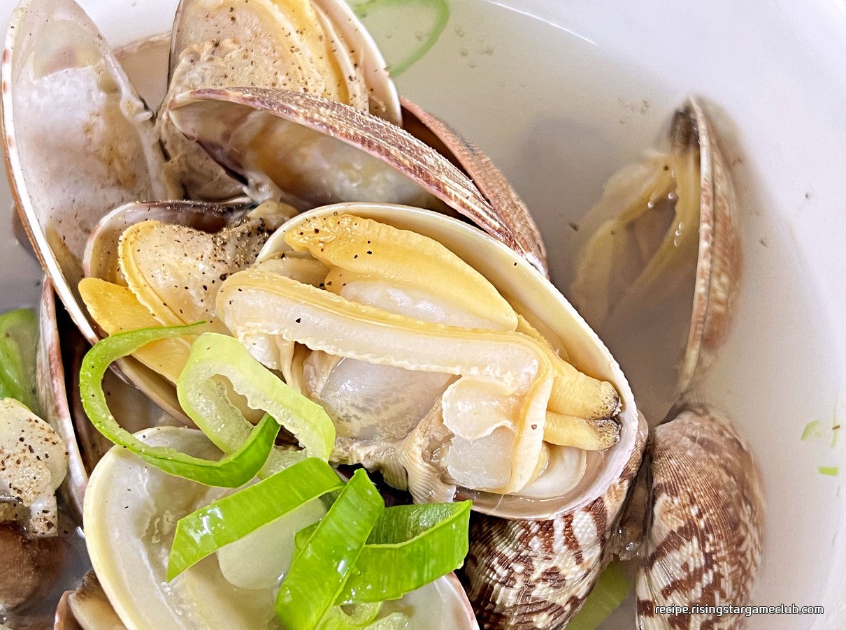 바지락 탕에 들어간 제철 바지락 사진