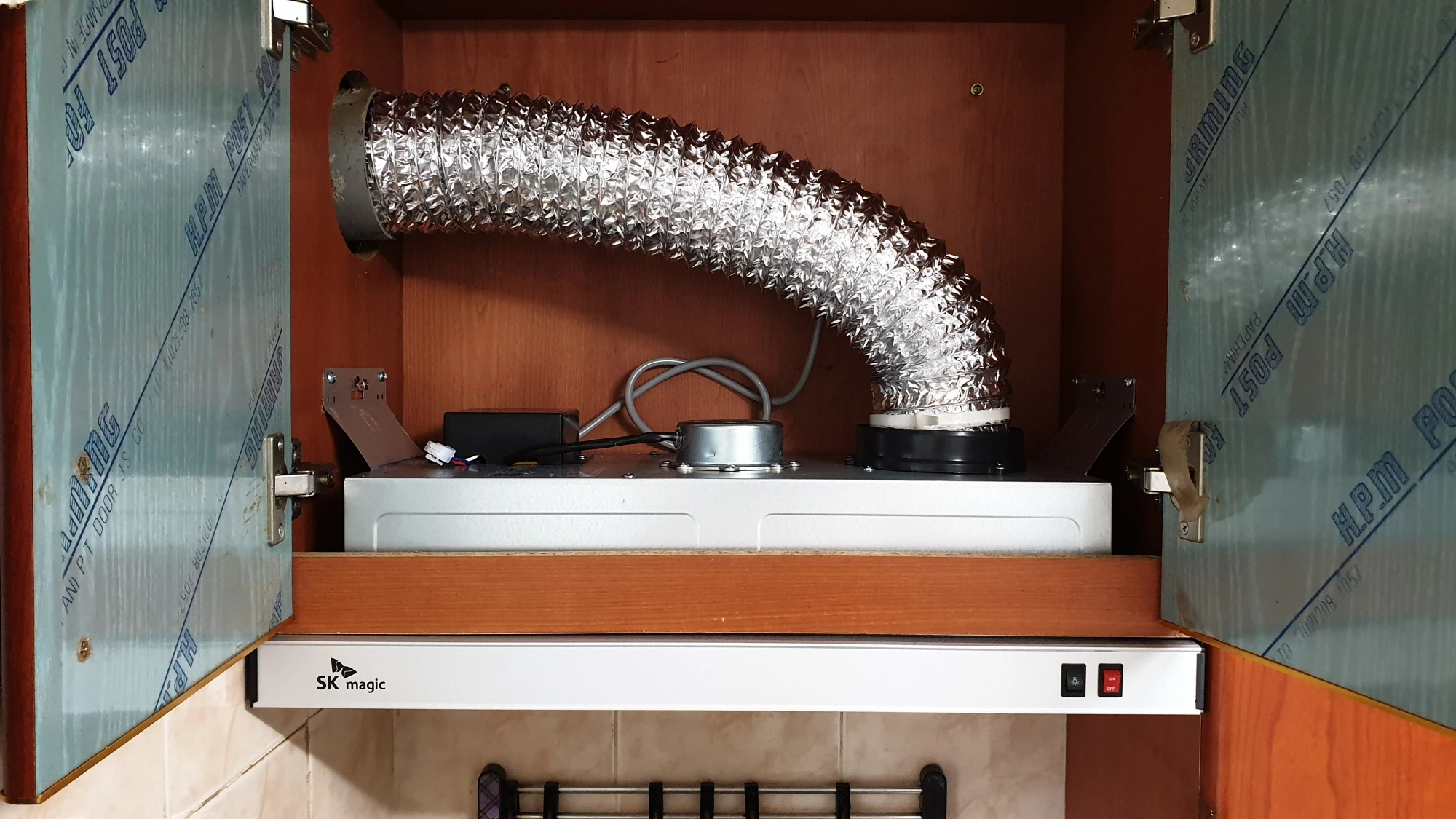 주방 환풍기 후드 설치 완료 모습