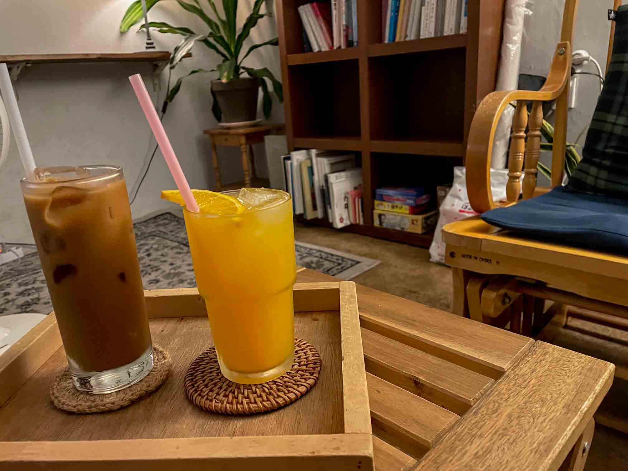 광주 전대 정문 카페 밤산책가들