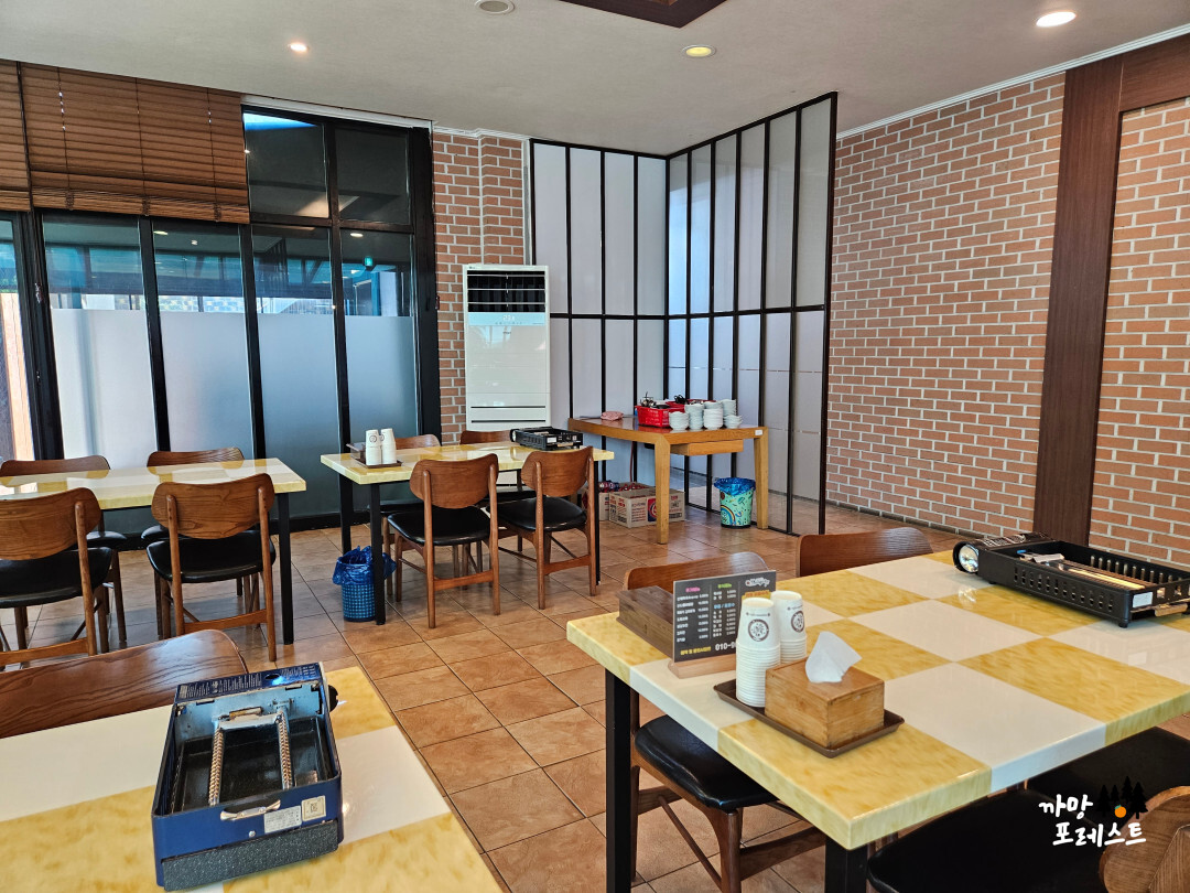 용인 산골 항아리 바베큐 매장 내부