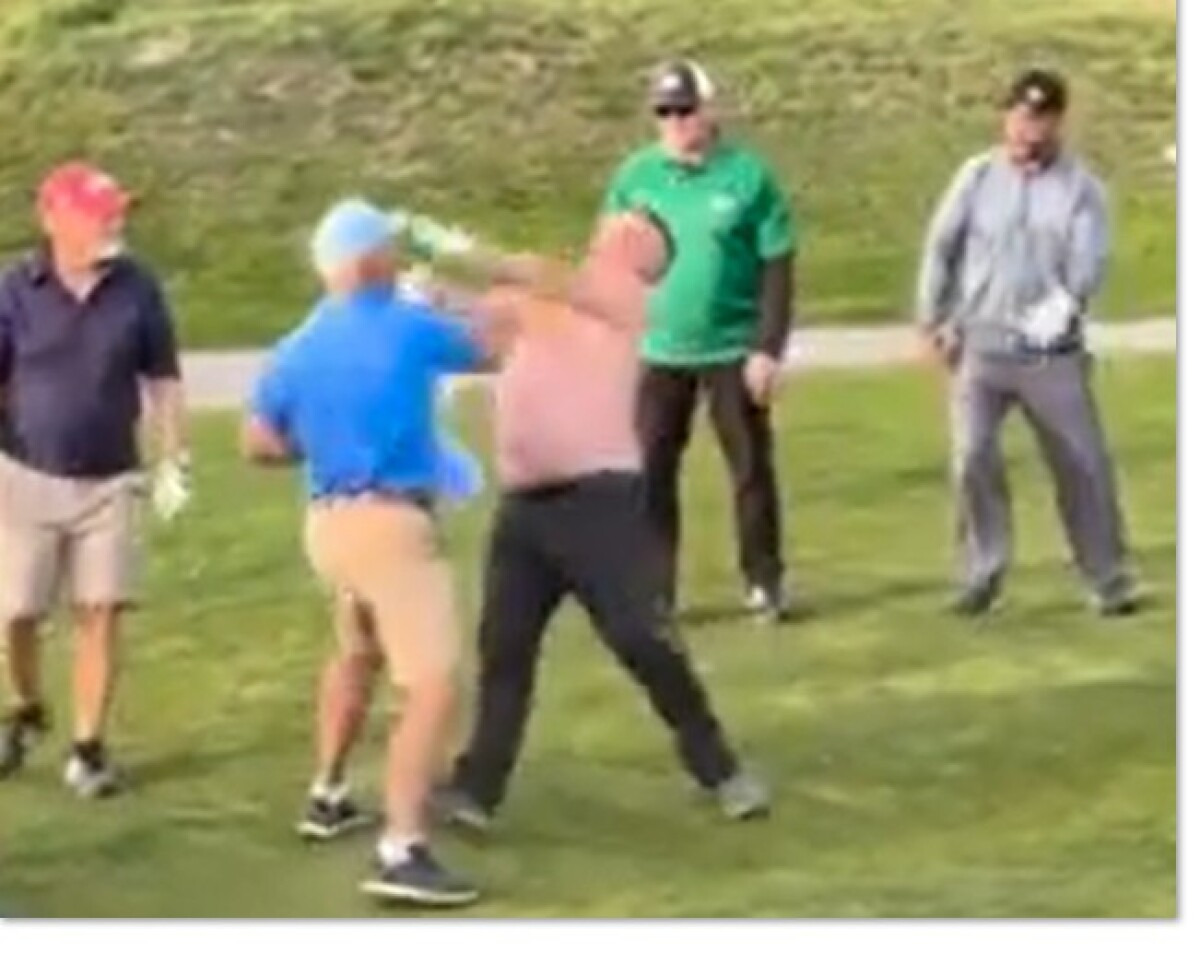 캐나다 골프장에서 일어난 난투극 사진