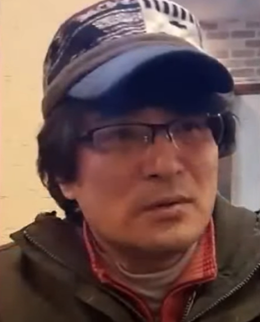 수십억대 투자사기 혐의로 재판받고 있는 전청조 씨에 이어 그의 아버지도 사기 혐의로 1심에서 실형을 선고받았다. 사진은 전창수 씨의 모습. [사진=JTBC 보도화면 캡처]