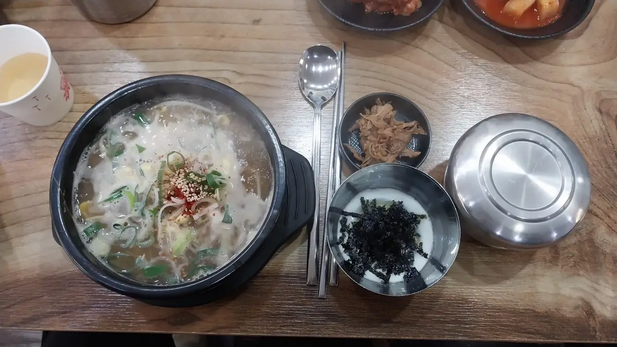 철원맛집-콩나물국밥-맛있게먹는법-수란-장조림