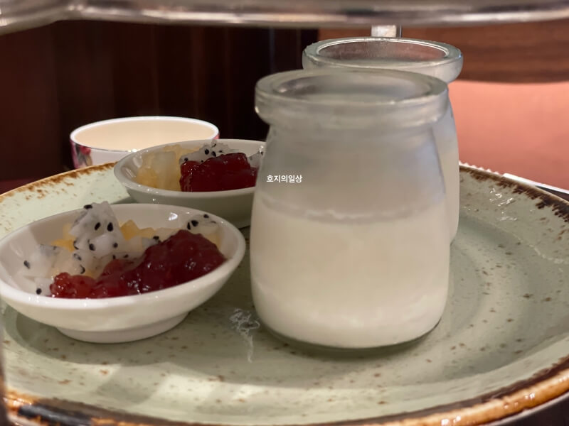 나트랑 포티크 호텔 가성비 애프터눈티 요거트