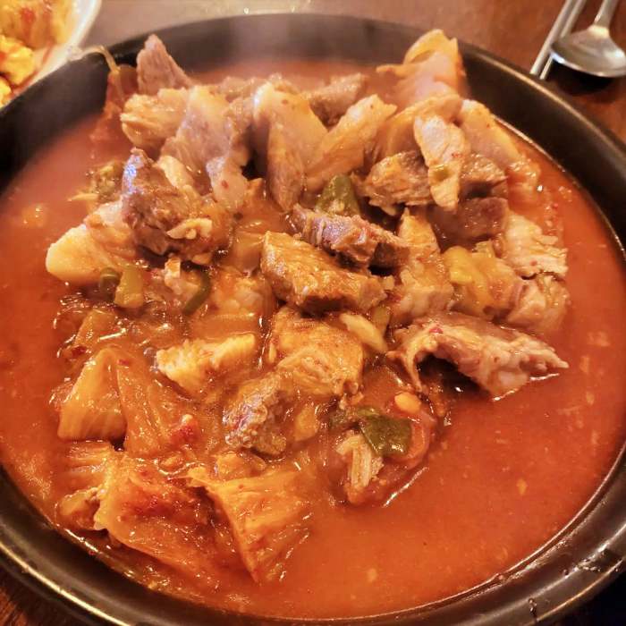 제209회 놀라운토요일 김치찜 정혁 황민현 더보이즈 주연 추천 놀토 부천 중동 사랑 시장 맛집 소개