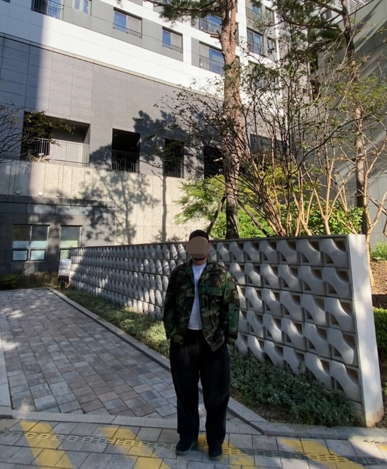 데일리룩('25. 10. 16.)자라 헌팅캡, 미군 미해병 야상 자켓 셔츠 밀리터리 자켓 셔츠, 무신사스탠다드 베이직 티셔츠, 무신사스탠다드 데님와이드 벌룬팬츠, 나이키 킹맨 레더