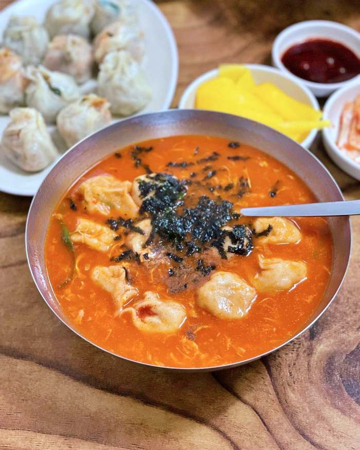 생방송 오늘저녁 청주 무심천 벚꽃길 서문시장 고추만둣국 맛집
