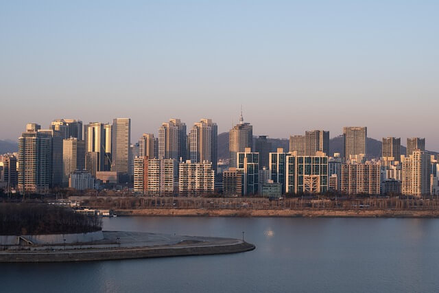 2025년 강남&middot;서초 토지거래허가제 대폭 강화! 실거주 목적 증명 필수