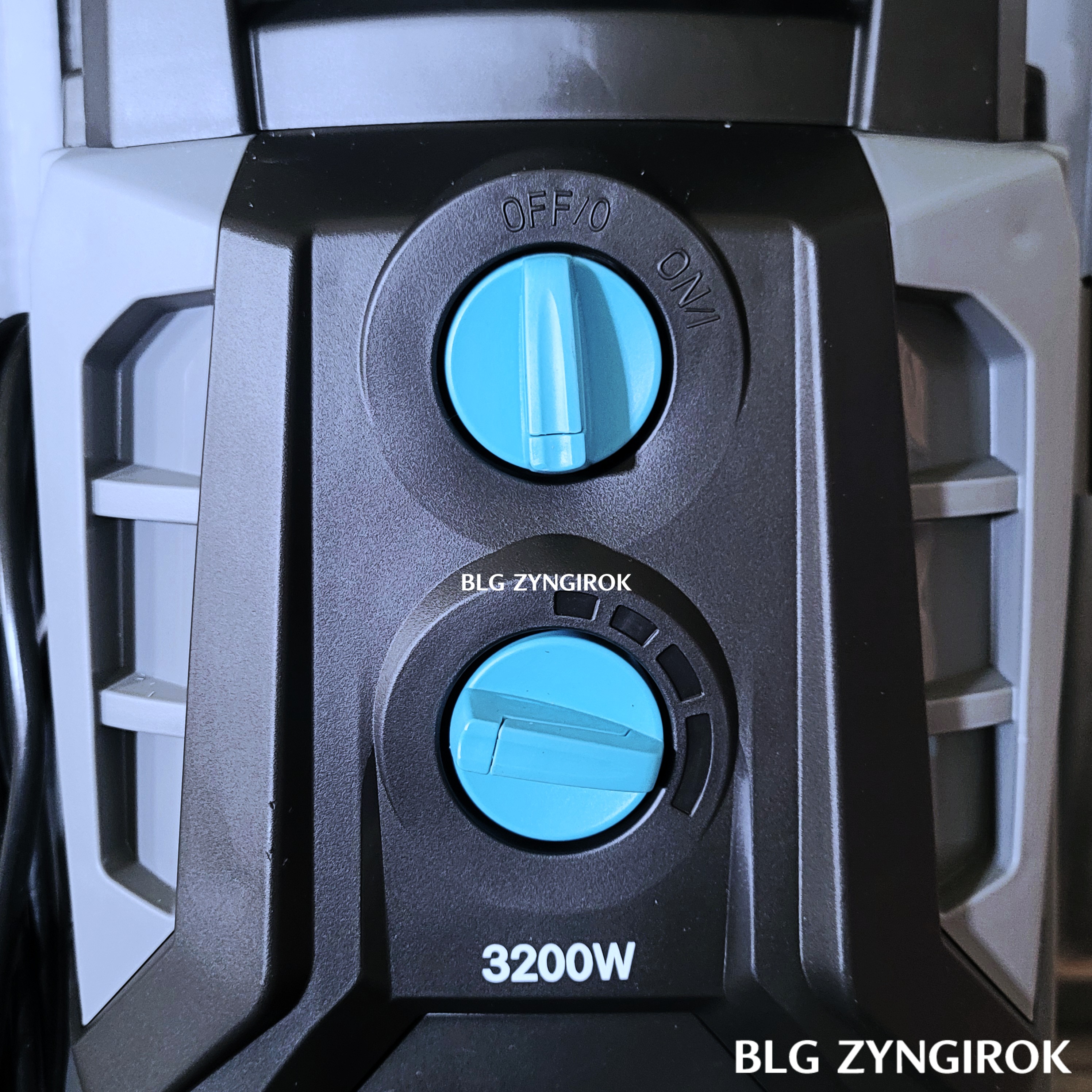 코모스 고압세척기 스위치 모습이다.