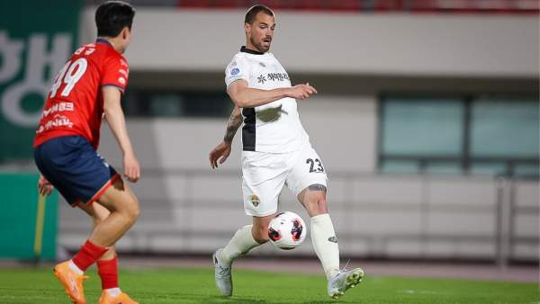 강투지 2경기 출장정지 사후 징계 확정: FC 서울전 결장과 강원 FC 수비 비상 대응 전략 분석