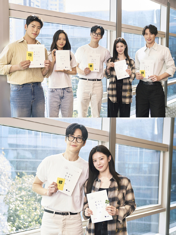 배우 김선호, 고윤정, 후쿠시 소타, 이이담, 최우이 '이 사랑 통역 되나요?'에 출연한다. [사진=넷플릭스]