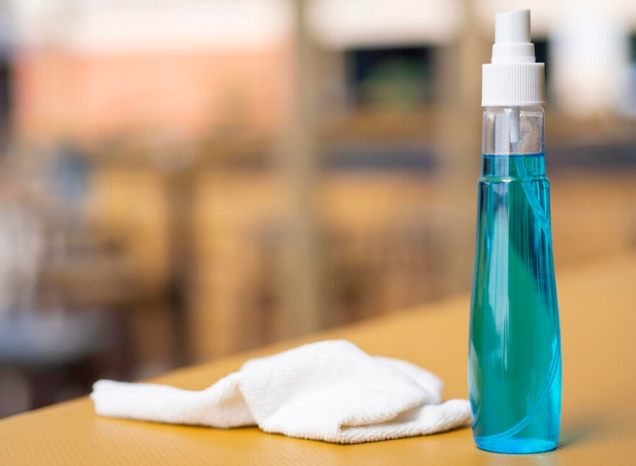 상업용 유리 세정제 사용