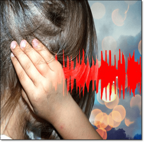 귀 통증이 있는 소녀