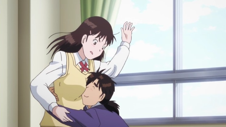 소년탐정 김전일이 미유키를 끌어안고 있는 모습