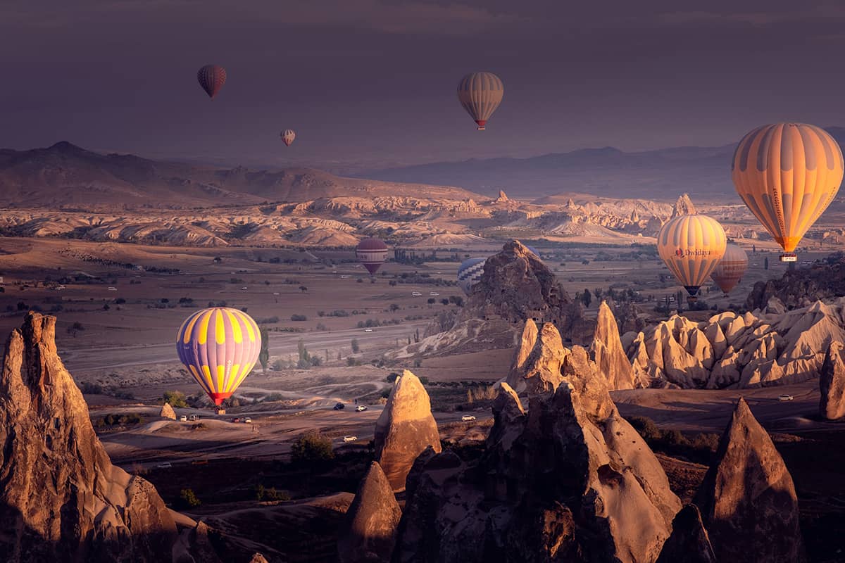 터키 카파도키아 여행 지역의 하이라이트는 열기구 체험