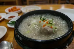 중복 음식 한방삼계탕 흑마늘 닭곰탕