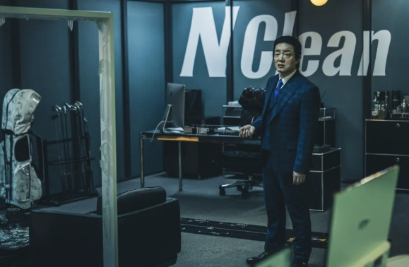 광장 이범수(심성원 역)