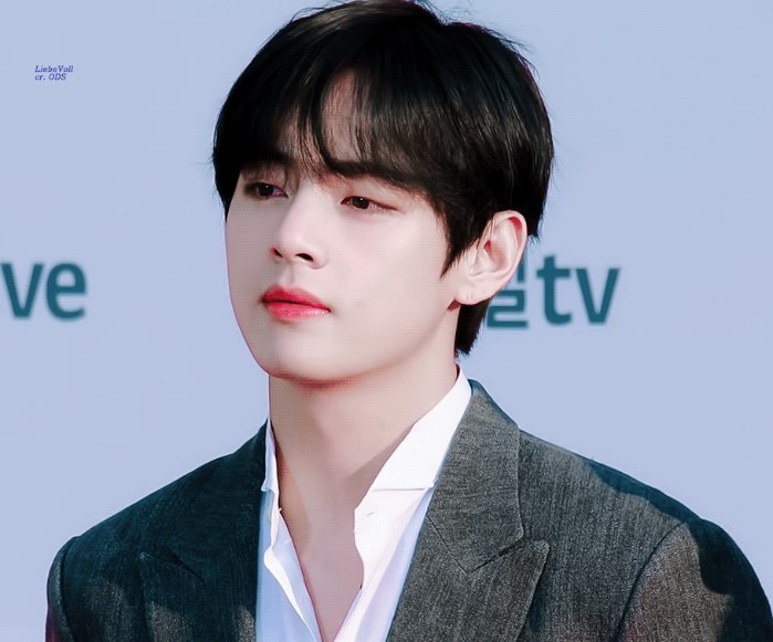 뷔 근황 한눈에 보기: 음악과 감성 사이