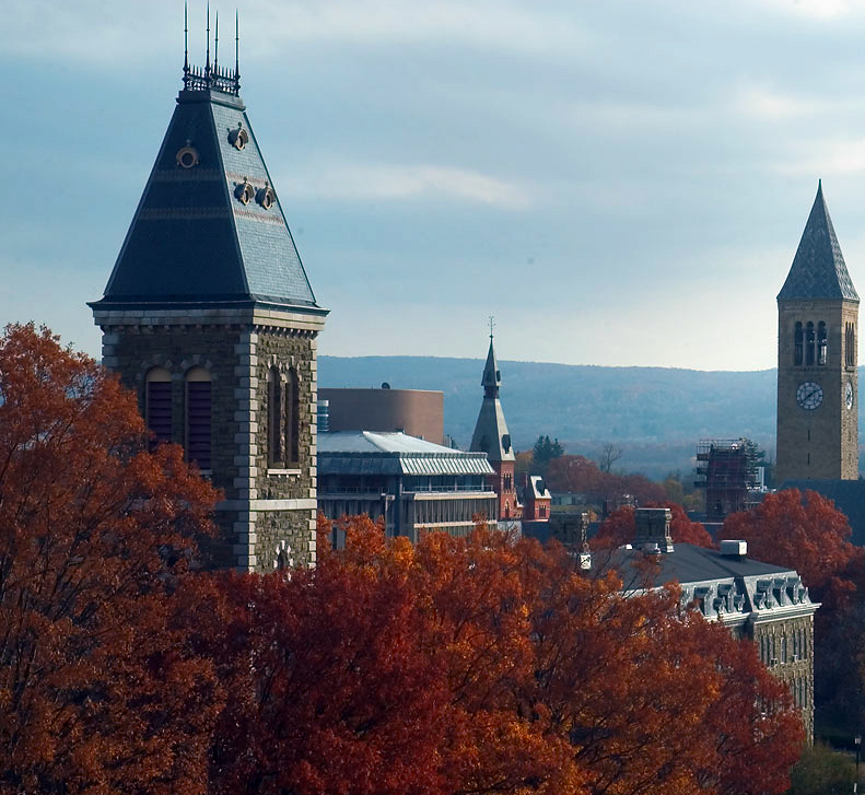 Cornell University(코넬 대학교)는 미국 Ivy League 소속 명문 사립대학으로, 공학 및 IT 전공에서도 세계적인 명성을 보유하고 있습니다. Cornell의 College of Engineering과 Cornell Tech 캠퍼스: 컴퓨터공학, 인공지능, 데이터사이언스, 소프트웨어 개발 등 IT 분야에서 우수한 교육 프로그램과 연구 환경을 제공함