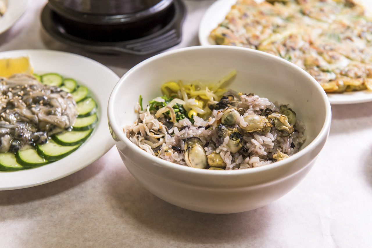 백반기행 180회 반효정 편 굴밥 굴정식 굴물회 자연산 굴 요리 보령 맛집 소개