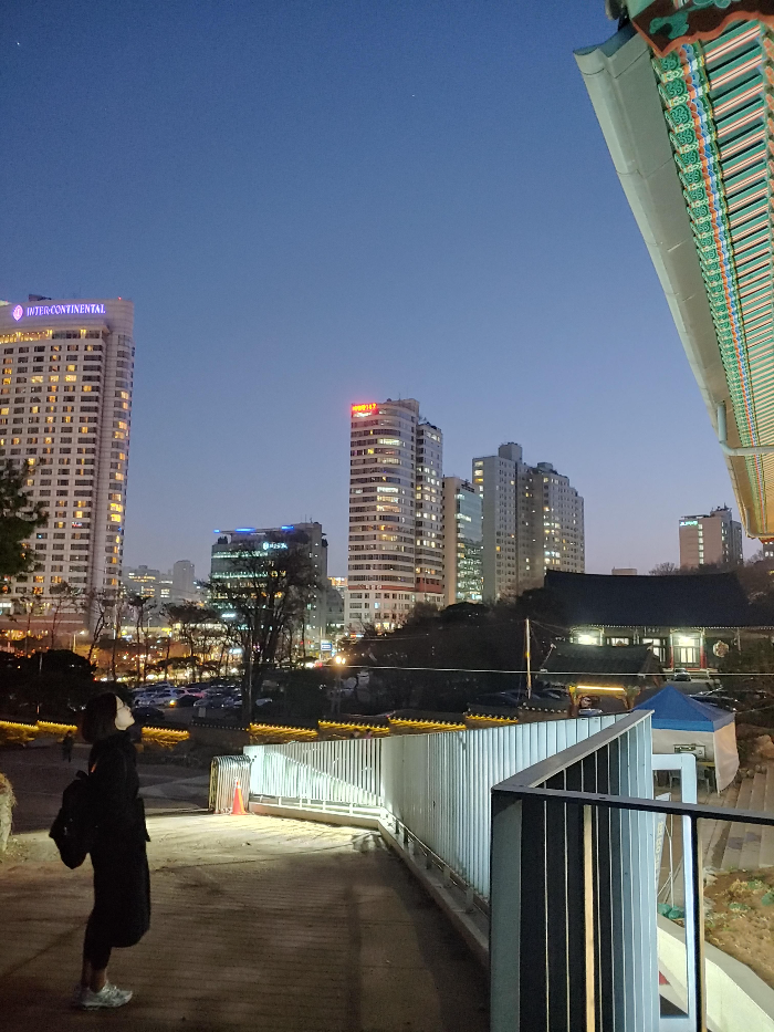 봉은사-들른-후,-코엑스-사거리점-스타벅스