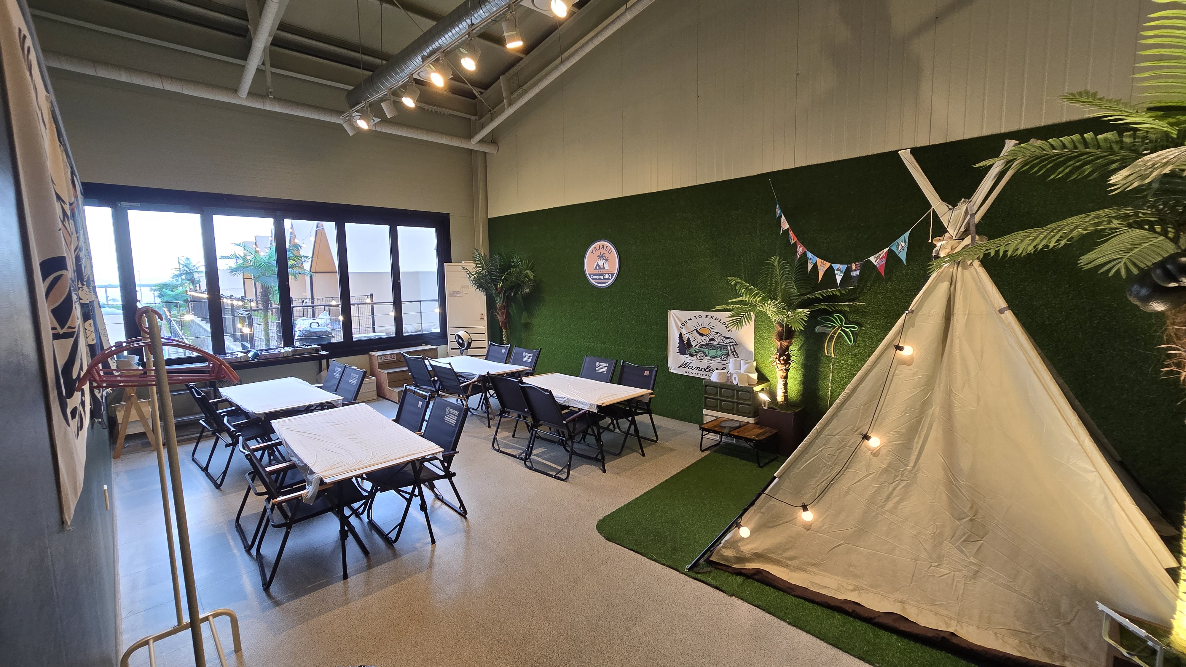 야자수 캠핑 바베큐 실내 캠핑존 단체 20인 실 사진