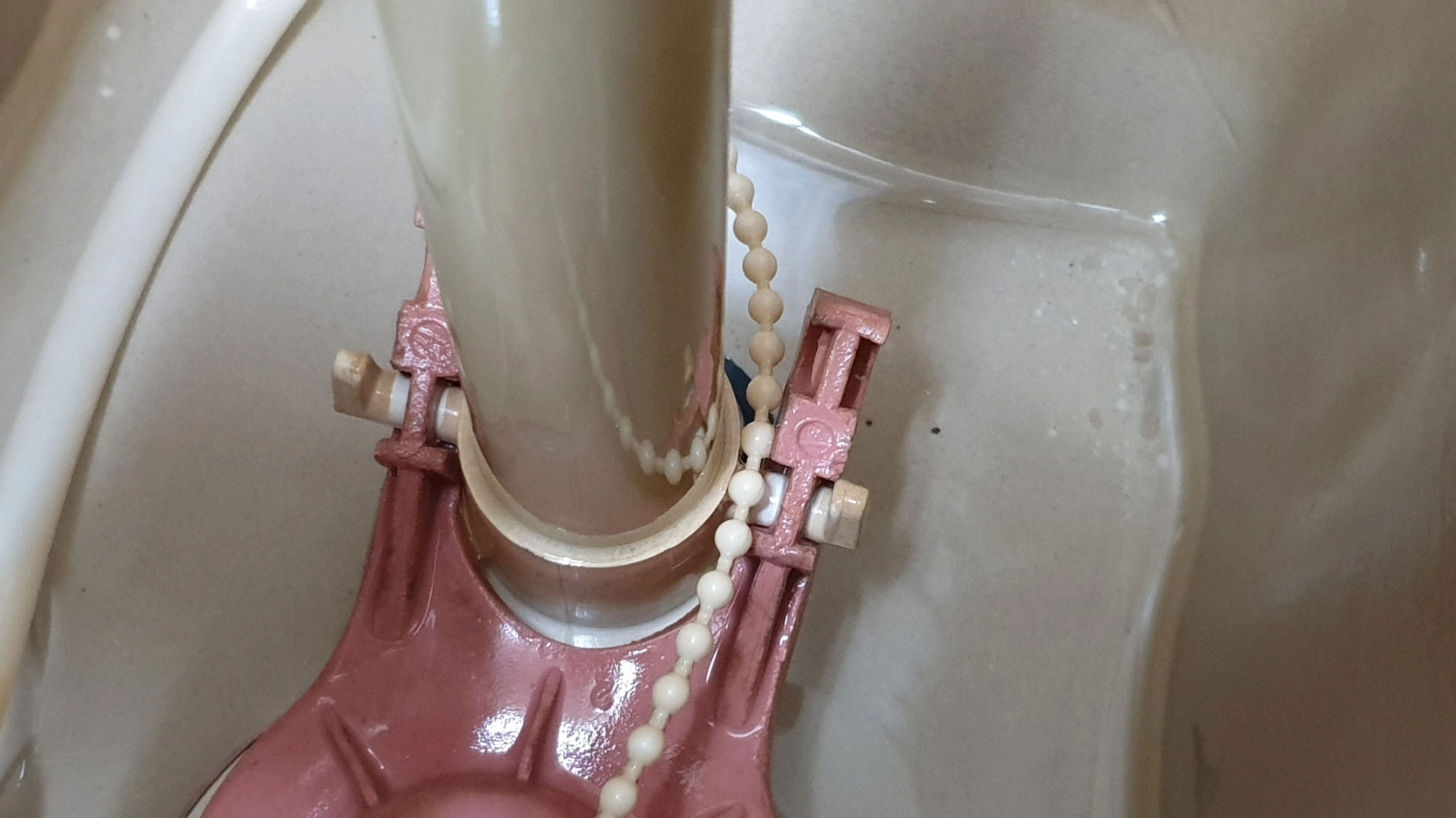 물마개 고정 위치