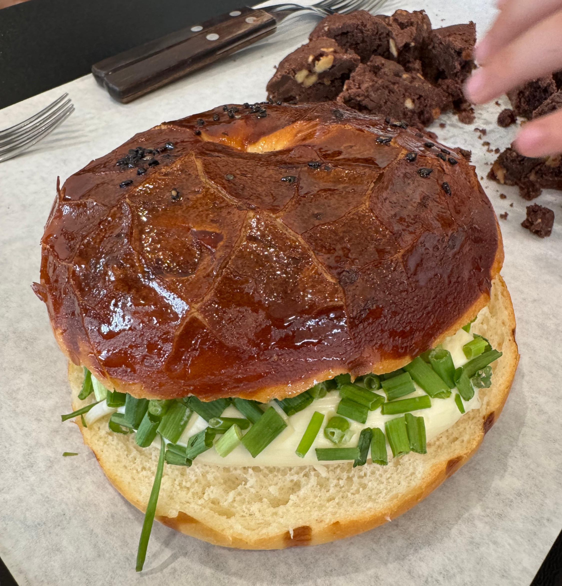 세종 노호 베이커리 진열대와 베이글