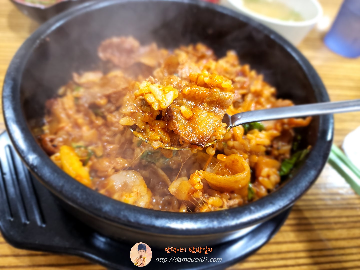 매운치즈삼겹살덮밥