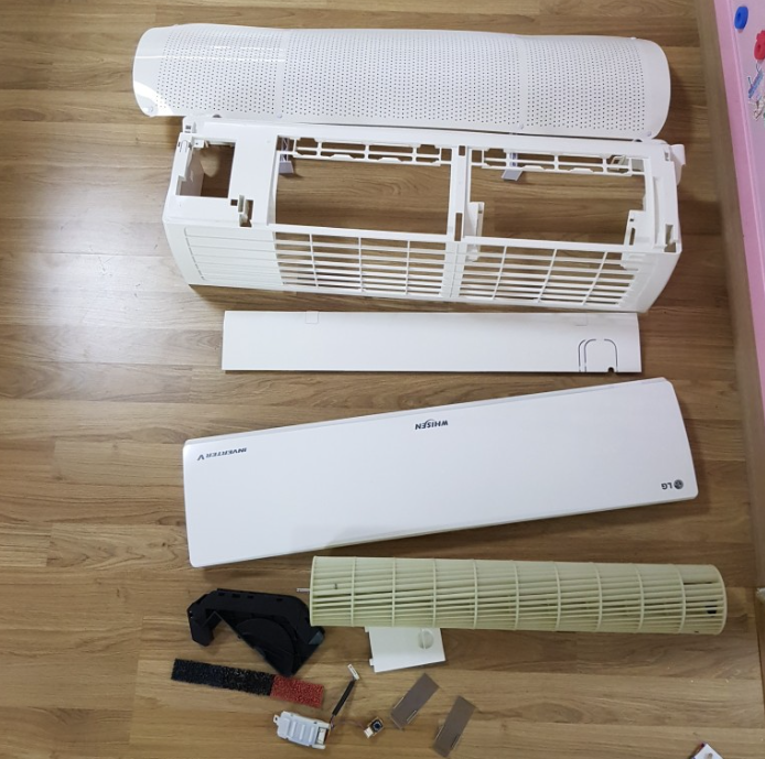 에어컨 분해 후 청소