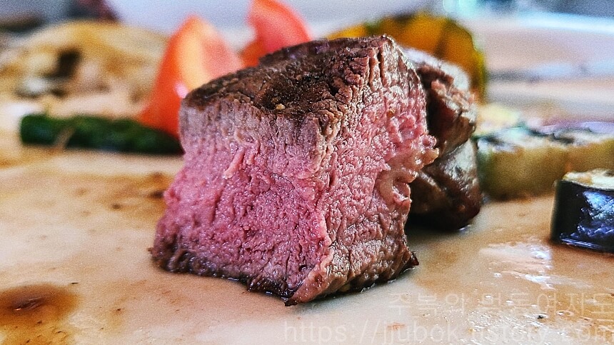 이당-비스트로-안심-스테이크-맛