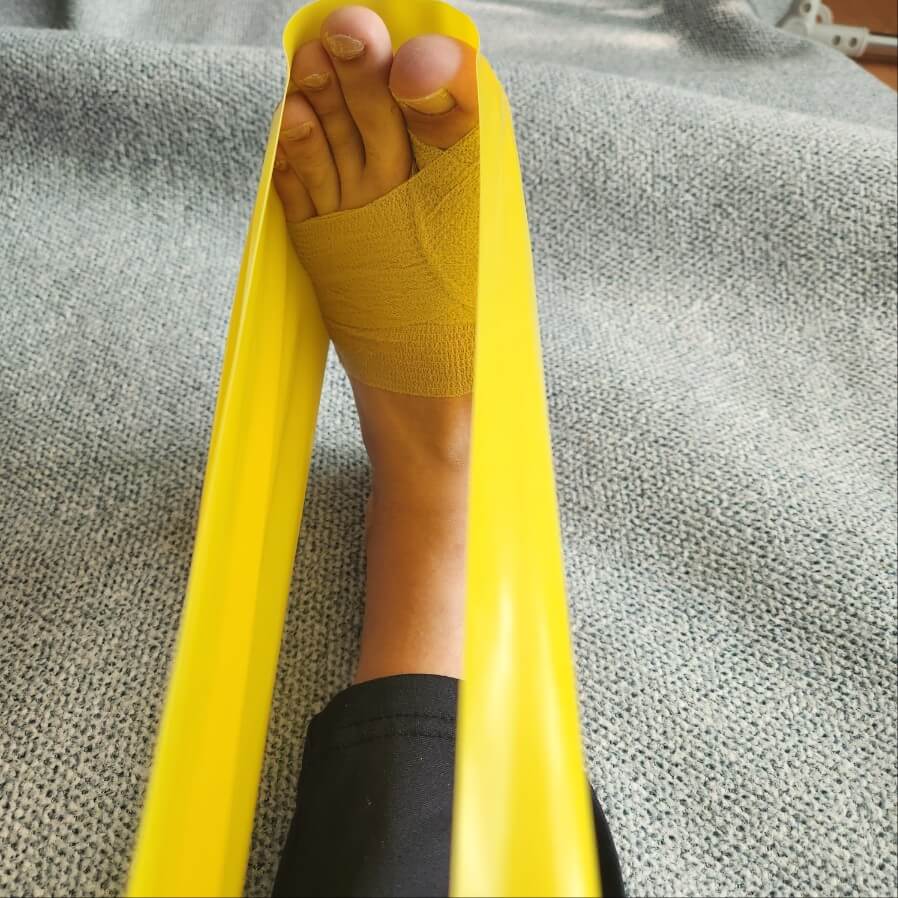 팔자걸음 아킬레스건 늘리는 라텍스 밴드 운동법