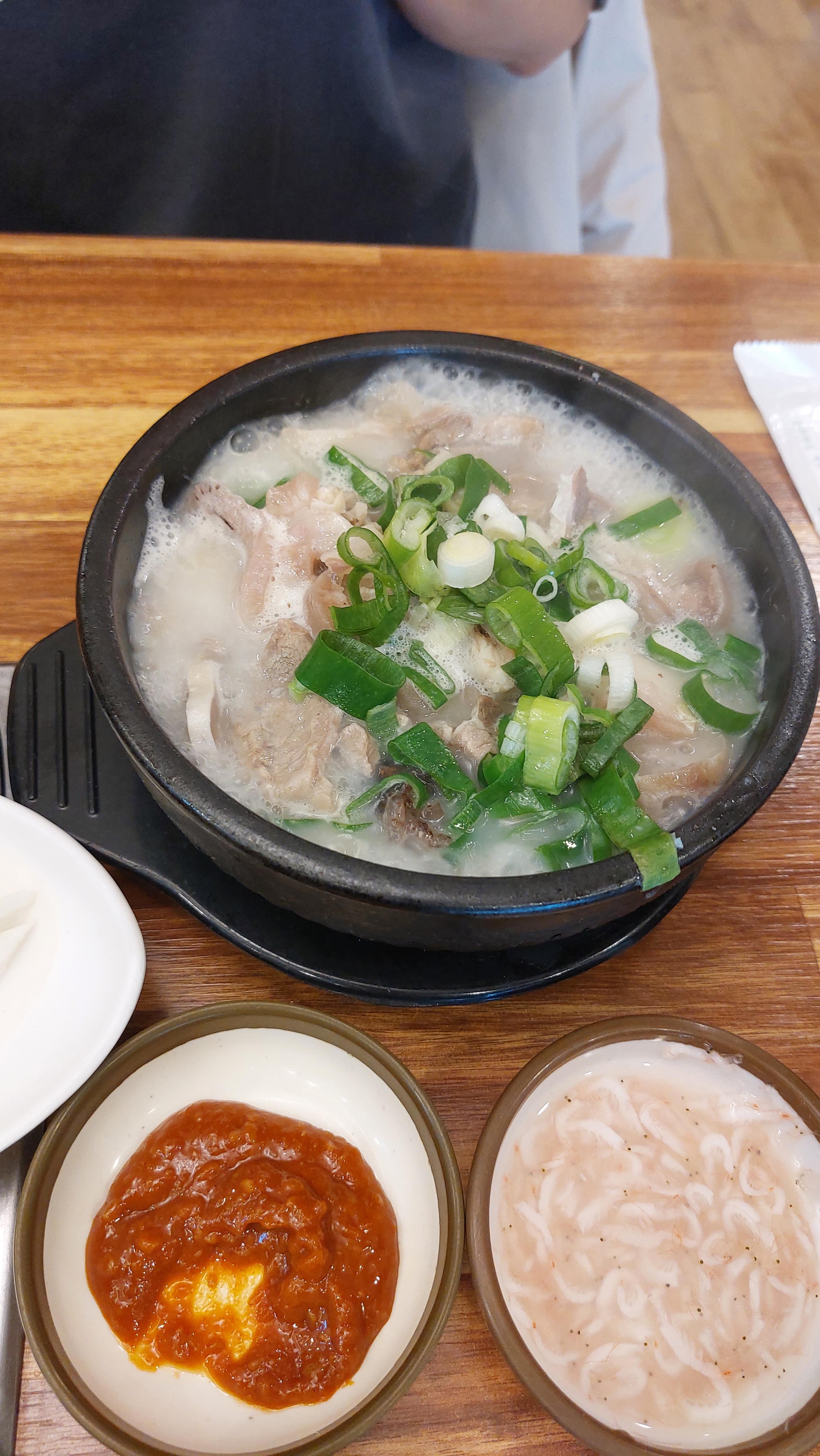 계룡 신토불이 병천순대 수육국밥 반찬