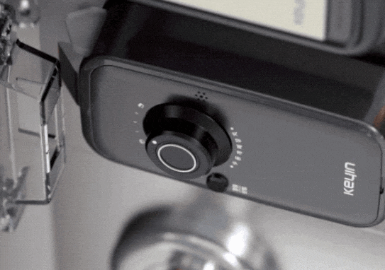 세계 최초 디지털 도어락 기술 개발한 한국인