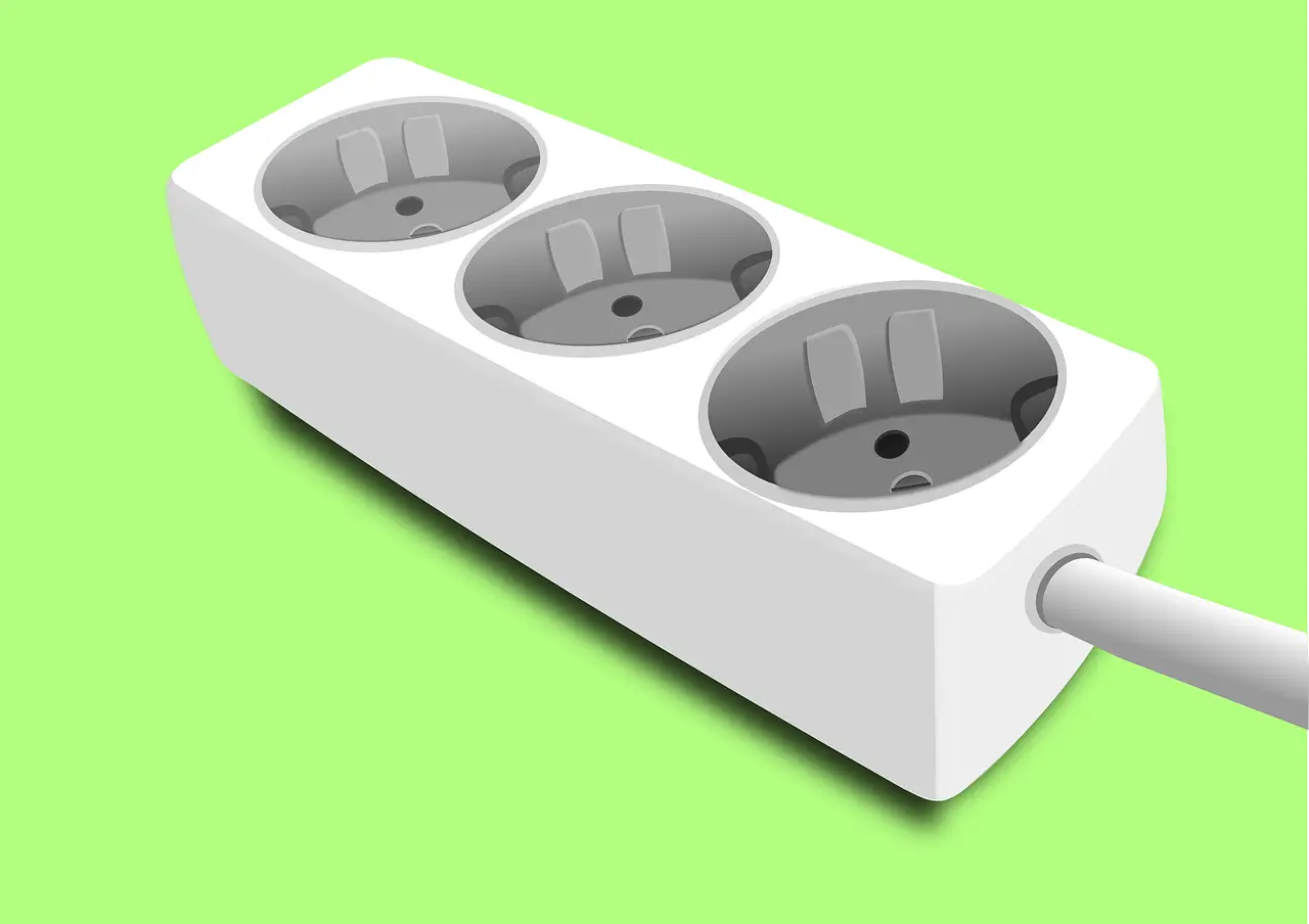 가정내전기안전을 위한 설명으로 멀티탭 이미지