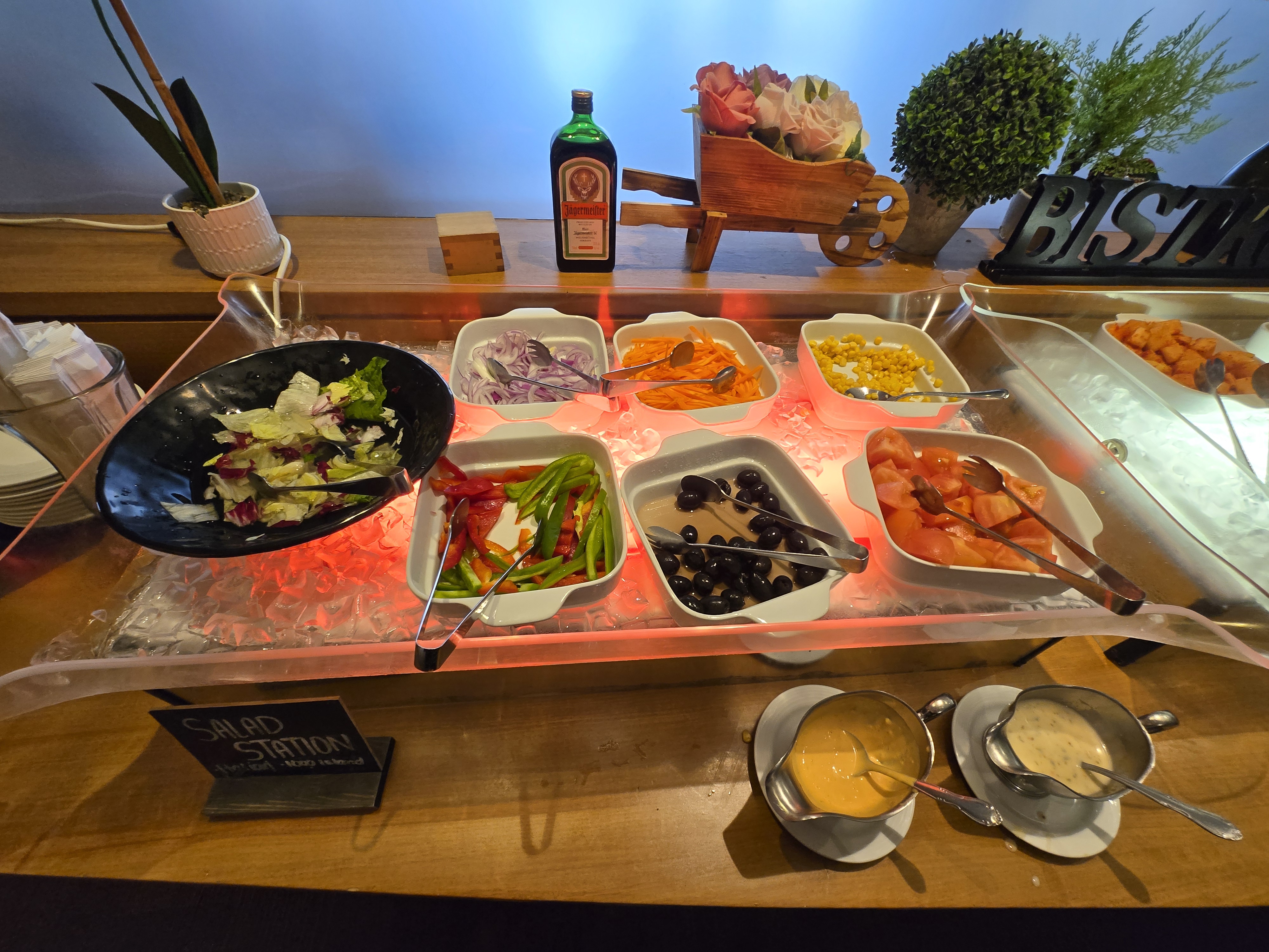 괌 PIC 비스트로 레스토랑 런치 샐러드바