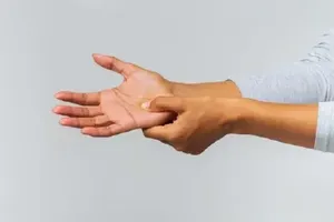 손