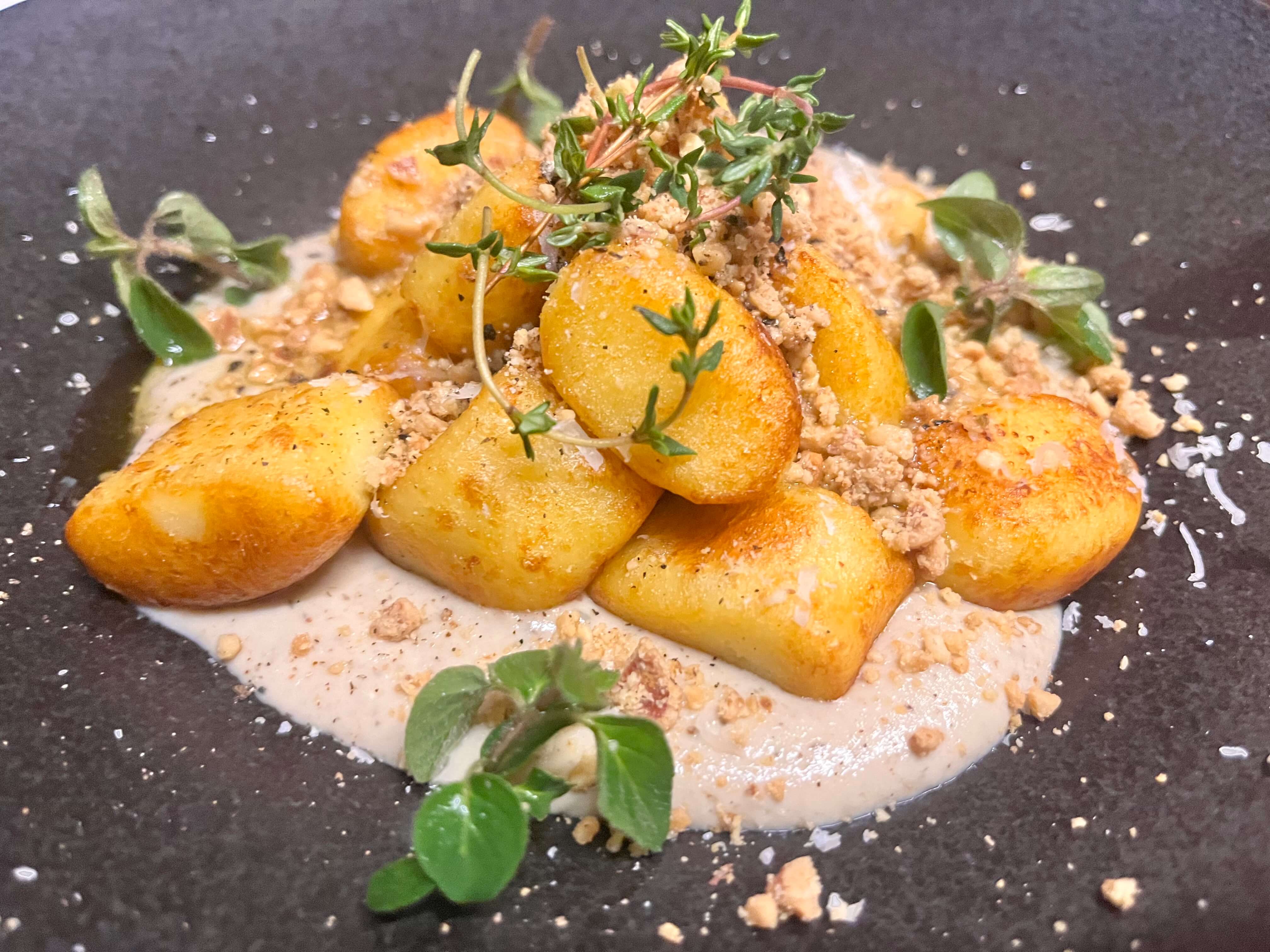 엉베흐 포르치니크림 튀긴 뇨끼