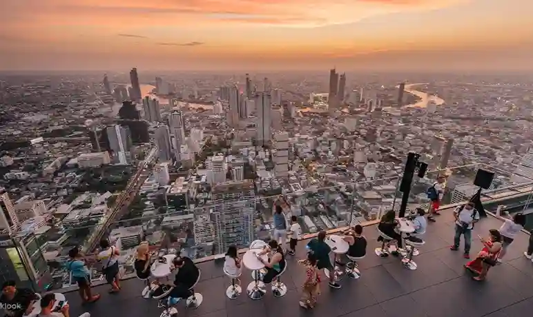 방콕 마하나콘 스카이워크 전망대에서 본 야경과 루프탑 전경