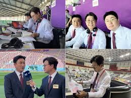 2026 북중미 월드컵 중계 보는 법 총정리｜TV&middot;모바일&middot;무료 시청 방법까지 전 세계 축구 팬들이 기다리는 2026 FIFA 북중미 월드컵이 드디어 다가오고 있습니다. 대한민국 축구 국가대표팀 역시 본선 무대를 밟게 되면서 국내 팬들의 관심도 뜨거워지고 있는데요. 하지만 막상 월드컵이 시작되면 &amp;quot;어디서 중계를 보지?&amp;quot; &amp;quot;무료로 볼 수 있을까?&amp;quot; &amp;quot;휴대폰으로 시청할 수 있나?&amp;quot; 라는 궁금증이 생기기 마련입니다. 오늘은 2026 월드컵 중계를 가장 편하게 보는 방법을 정리해보겠습니다. 2026 월드컵은 언제 열릴까? 2026 FIFA 북중미 월드컵은 개막일 : 2026년 6월 11일 결승전 : 2026년 7월 19일 까지 진행됩니다. 이번 대회는 미국&amp;#44; 캐나다&amp;#44; 멕시코가 공동 개최하며&amp;#44; 사상 처음으로 48개국이 참가하는 월드컵으로 열립니다. 국내 TV 중계는 어디서 볼 수 있을까? 아직 FIFA와 국내 방송사의 최종 중계권 계약이 모두 공개되지는 않았지만&amp;#44; 역대 월드컵 사례를 보면 다음 방송사들이 중계를 맡을 가능성이 높습니다. 예상 중계 방송사 KBS MBC SBS 2022 카타르 월드컵 역시 지상파 3사가 공동 중계를 진행했습니다. 따라서 TV만 있다면 별도의 추가 비용 없이 월드컵을 시청할 수 있을 가능성이 큽니다. 스마트폰으로 보는 방법 요즘은 TV보다 모바일 시청을 선호하는 팬들도 많습니다. 월드컵 모바일 중계는 보통 다음 플랫폼을 통해 제공됩니다. 모바일 시청 플랫폼 방송사 공식 앱 OTT 서비스 스포츠 중계 앱 특히 대한민국 경기의 경우 실시간 채팅과 하이라이트 기능까지 제공되는 경우가 많습니다. 출퇴근길이나 여행 중에도 편하게 응원할 수 있다는 장점이 있습니다. OTT로 월드컵 보기 최근 스포츠 중계의 중심은 OTT로 이동하고 있습니다. 국내에서는 다음과 같은 플랫폼들이 후보로 거론됩니다. OTT 중계 가능 플랫폼 웨이브(Wavve) 쿠팡플레이 티빙(TVING) 다만 중계권 계약에 따라 실제 제공 여부는 달라질 수 있으므로 대회 개막 전 반드시 확인하는 것이 좋습니다. 무료 시청도 가능할까? 네&amp;#44; 가능합니다. 지상파 방송이 중계를 맡는다면 누구나 무료로 시청할 수 있습니다. 무료 시청 방법 TV 지상파 방송 방송사 공식 홈페이지 방송사 모바일 앱 별도의 유료 가입 없이도 대한민국 대표팀 경기를 응원할 수 있는 셈입니다. 해외에서 월드컵 보는 방법 해외 거주 중인 경우에는 국가별 공식 중계 플랫폼을 이용하면 됩니다. 대표적인 해외 중계사는 다음과 같습니다. 해외 주요 중계사 미국 : FOX Sports 영국 : BBC&amp;#44; ITV 일본 : NHK&amp;#44; TV Asahi 거주 국가에 따라 중계 채널이 달라질 수 있으니 사전에 확인하는 것이 중요합니다. 대한민국 경기 알림 설정하는 법 월드컵은 대부분 새벽 시간대에 열릴 가능성이 높습니다. 놓치지 않기 위해서는 알림 설정을 추천합니다. 알림 설정 방법 스마트폰 캘린더 등록 스포츠 앱 알림 설정 포털 경기 일정 구독 특히 대한민국 경기만 따로 등록해두면 편리하게 응원할 수 있습니다. 월드컵을 더 재미있게 즐기는 팁 월드컵은 혼자 보는 것도 좋지만 함께 즐길 때 더욱 재미있습니다. 추천 방법은 다음과 같습니다. 가족과 함께 TV 시청 친구들과 응원 모임 치킨과 야식 준비 거리응원 참여 응원 유니폼 착용 특히 대한민국 대표팀 경기 날에는 전국 곳곳에서 뜨거운 응원 열기를 느낄 수 있을 것으로 기대됩니다. 마무리 2026 북중미 월드컵은 역대 최대 규모로 펼쳐지는 만큼 중계 방식도 더욱 다양해질 전망입니다. TV&amp;#44; 모바일&amp;#44; OTT 등 자신의 생활 패턴에 맞는 방법을 미리 준비해두면 대한민국 대표팀의 소중한 순간을 놓치지 않고 함께할 수 있습니다. 손흥민과 태극전사들이 만들어갈 새로운 월드컵의 역사를&amp;#44; 가장 편한 방법으로 즐겨보시기 바랍니다. SEO 키워드 월드컵 중계 보는 법&amp;#44; 2026 월드컵 중계&amp;#44; 월드컵 무료 시청&amp;#44; 대한민국 축구 중계&amp;#44; 월드컵 OTT&amp;#44; 월드컵 모바일 시청&amp;#44; 월드컵 TV 중계&amp;#44; 북중미 월드컵 중계&amp;#44; 손흥민 경기 중계&amp;#44; 월드컵 시청 방법