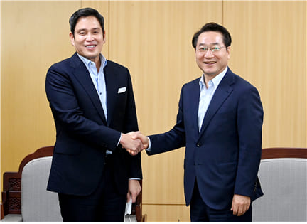 신세계 정용진, 청라 돔구장 건립 ...인천시도 7호선 추가 역사 건설 추진키로